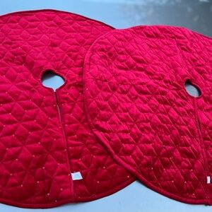 2 Pieces Hobby Lobby Vibrant Red Quilted Tree Skirt Set